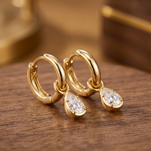 ต่างหูเพชรทรงหยดน้ำแบบห่วง ประดับเพชร VVS สร้างในห้องปฏิบัติการ ทอง 18K ได้รับการรับรองจาก IGI เพชรสังเคราะห์ ต่างหูสำหรับผู้หญิง - Product Image 1