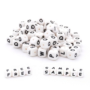 Produits 2023 Perle Alphabet Écologique Sécurité 12mm Perles Lettres en Silicone Vrac pour Fabrication de Colliers, Bracelets et Bijoux - Product Image 2