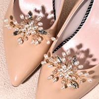 Fourniture exclusive transfrontalière : Charme de sabot fait main en perles et strass, style mode mariée européenne et américaine, 2,5-3,5 cm SF XK005