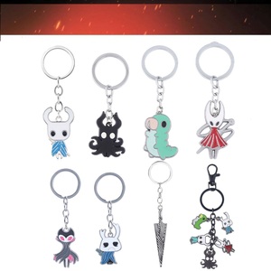 Portachiavi in Metallo dei Personaggi di Hollow Knight, Ciondolo Cavaliere, Polpo, Grub, Hornet, Catena Portachiavi per Donne e Uomini, Gioielli Portachiavi - Product Image 1