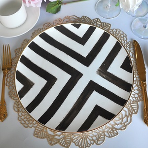 Assiettes de présentation écologiques à bord doré, rayées <span class=keywords><strong>noir</strong></span> <span class=keywords><strong>et</strong></span> <span class=keywords><strong>blanc</strong></span>, en porcelaine fine, pour mariages - Product Image 2