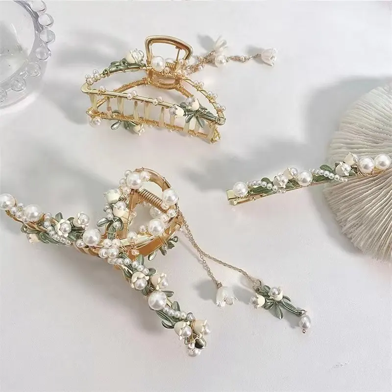 Pearl Flower Hair Claws for Women Wedding Hair Accessories Orchid Hair Clip