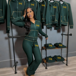 Set da <span class=keywords><strong>donna</strong></span> con Logo personalizzato 2 pezzi lavorato a maglia con motivo a cialde a maniche corte con cappuccio a righe e pantaloni a campana sopra il ginocchio - Product Image 2