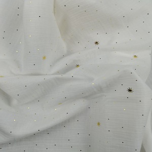 Usine directe en gros 100% coton <span class=keywords><strong>Double</strong></span> <span class=keywords><strong>gaze</strong></span> mousseline froissée tissu tissé avec étoile en feuille de ruban d'or pour filles garçons vêtements - Product Image 5