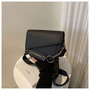 Wholesale Women's Fashion Crossbody Bags Single ZIP Closure PU 6 Inch Korean Version Trendy Polyester Lining Daily Outdoor Use - Product Image 5