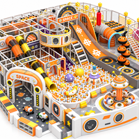 Structure de jeux personnalisée sur le thème de l'espace pour enfants : piscine à balles, toboggan, filet d'escalade en spirale, tunnel, carrousel, structure de jeux intérieure pour enfants
