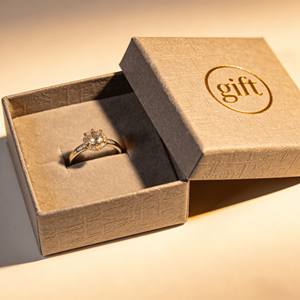 กล่องใส่เครื่องประดับกำมะหยี่หรูหราแบบกำหนดเอง กล่องใส่แหวนกระดาษรีไซเคิลรักษ์โลก สำหรับบรรจุภัณฑ์ของขวัญงานหมั้นงานแต่งงาน - Product Image 1