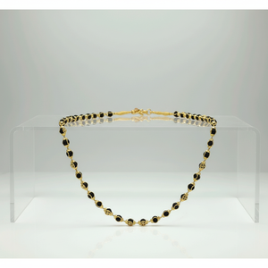 Collar de Perlas Negras y Doradas de Primera Calidad con Amuleto de Swastika Auspicioso, Estilo Hindú, Joyería Elegante de Fabricante - Product Image 2