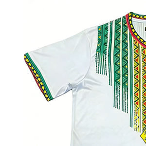 Großhandel Maßgeschneiderte Fußball-Trikots Atmungsaktiv Schnelltrocknend 100% Polyester V-Ausschnitt Kurzarm Spielertrikot - Product Image 4