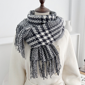 Bufanda a Cuadros con Logotipo Personalizado, Tartán Clásico Británico, Gruesa y Cálida, con Flecos, Unisex, para Invierno, Venta al Por Mayor de Fábrica - Product Image 1