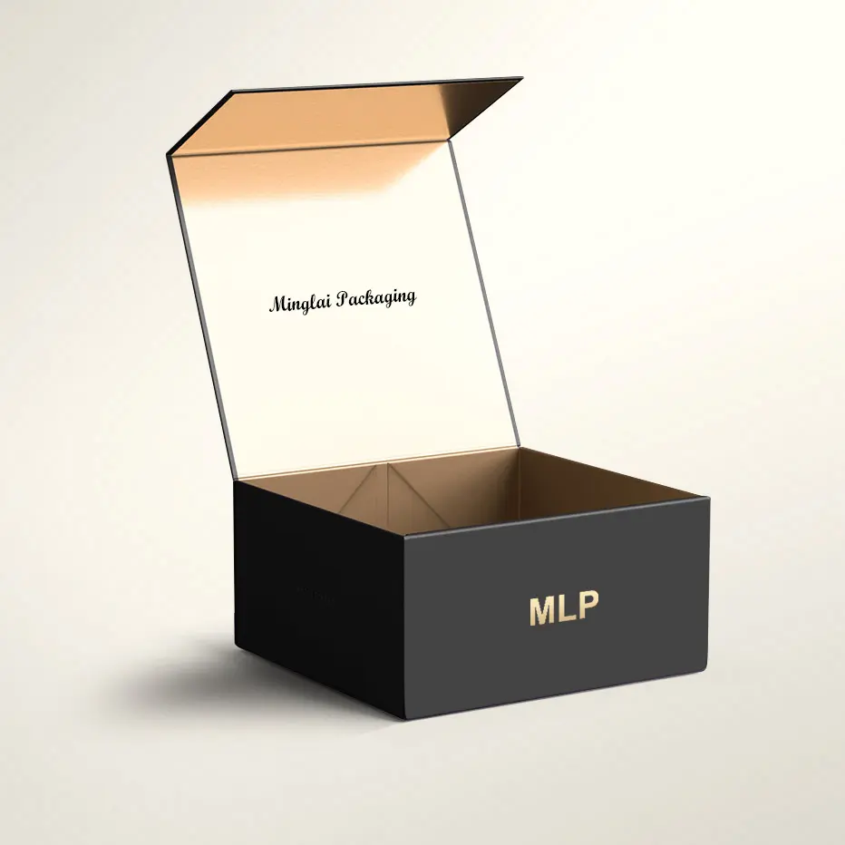 लक्जरी डिजाइन कस्टम लोगो वस्त्र/जूते काले तह पैकेजिंग बॉक्स चुंबक समापन के साथ कठोर गत्ता उपहार बॉक्स
