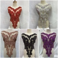 Applique de corsage de luxe rose pâle en strass de cristal - Patch en dentelle entièrement perlé pour fabricants de vêtements sur mesure et robes de soirée