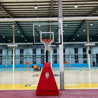 Support de basket-ball pour jeunes à hauteur réglable, portable pour l'intérieur et l'extérieur avec gaine en éponge intégrée pour les sports scolaires