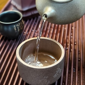 Pot à thé Yixing Qin-Jiangpo en argile Zisha, entièrement fait à la main, cuit à haute température, certifié REACH, sans additifs, adapté aux aliments - Product Image 6