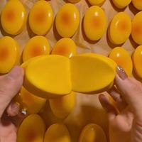 Jouet anti-stress en mousse PU OEM à prix d'usine, design gâteau au fromage coco à rebond lent, jouet à presser pour soulager le stress