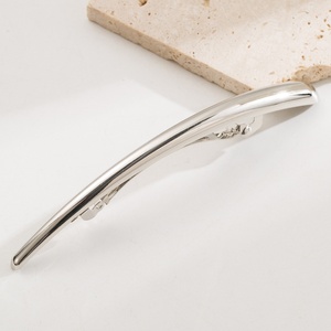 Pince à cheveux <span class=keywords><strong>en</strong></span> alliage polyvalente de <span class=keywords><strong>style</strong></span> coré<span class=keywords><strong>en</strong></span>, design long et plissé, pour une queue de cheval basse sophistiquée - Product Image 4