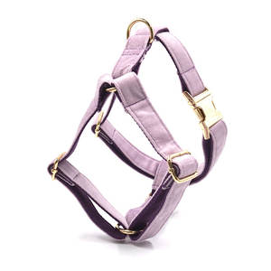 Grosir Tali Kerah Anjing Kualitas Tinggi Ungu Muda Beludru Cantik Desainer <span class=keywords><strong>Harness</strong></span> Anjing Label Pribadi <span class=keywords><strong>Harness</strong></span> Anjing Kustom Set - Product Image 6