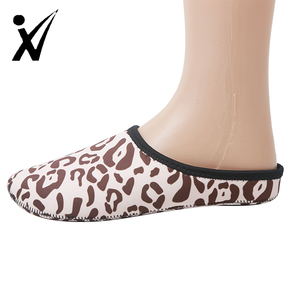 10% descuento Popular hombres mujeres calcetines de neopreno Unisex <span class=keywords><strong>Playa</strong></span> nadar Surf descalzo secado rápido Aqua Slip-on deportes acuáticos zapatos - Product Image 2