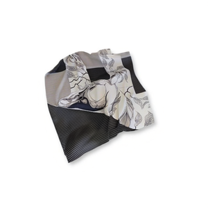 Foulard Quadrato Piccolo a Forma di Foglia 70x70cm 38g per Donna Accessorio Moda - Product Image 1