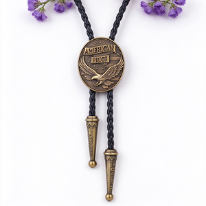 Cravate Bolo Vintage en Argent Oval avec Motif Aigle Gravé, Cordon en Cuir Tressé, Accessoire Western Cowboy - Product Image 2