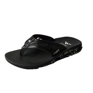 Nouvelles tongs de plage décontractées pour hommes, tendance estivale, pour les vacances en plein air, respirantes, à absorption des chocs, avec semelle rayée et ouvre-bouteille - Product Image 1