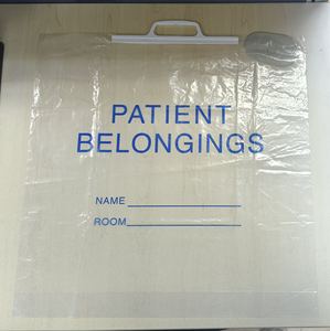 Sac d'effets personnels de patient en LDPE à bas prix avec poignée rigide pratique pour les soins hospitaliers et cliniques à utiliser avec couleur et logo personnalisés - Product Image 6