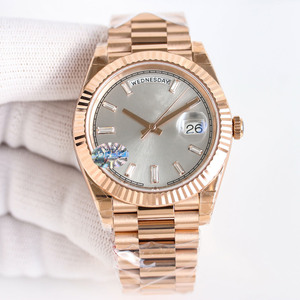 Artesanía de panel de alta calidad a nivel de techo, graduaciones a escala completa, luminiscencia uniforme. Reloj Mecánico para Hombre - Product Image 3