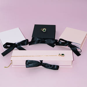 Cajas de joyería hechas a medida caja de joyería de papel cartón embalaje en forma de libro magnético con lazo - Product Image 5