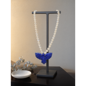 Collier Mala en perles de pierre de lune arc-en-ciel avec pendentif Phénix/Aigle en Lapis Lazuli - Harnessiez la transformation et l'artisanat - Product Image 3