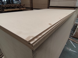 Panneau MDF <span class=keywords><strong>mélaminé</strong></span> <span class=keywords><strong>blanc</strong></span> brillant 18 mm, panneau imperméable à noyau vert résistant à l'humidité, qualité E0 4x8 pieds pour meubles - Product Image 4