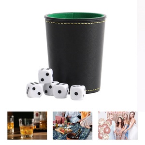 Gobelets à dés en cuir PU pour jeux de société de casino, gobelet à dés en gros, logo personnalisé - Product Image 3