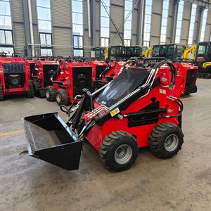 Mini Cargadora HTS380 de Gasolina con Ruedas, Diseño Compacto Rojo para Operación en Espacios Reducidos - Product Image 1