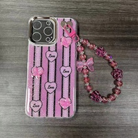 Coque de téléphone scintillante en TPU avec chaîne et motif papillon pour iPhone 18 17 16 15 14 13, coque arrière brillante pour Samsung A08 A18 A17 A07 A15 A05