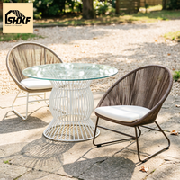 Ensemble de chaises longues en rotin pour patio, dossier incurvé tressé, structure métallique robuste, sièges d'extérieur pour villa, cour, hôtel, espaces de jardin