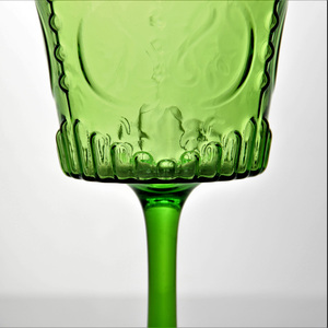 Design moderne personnalisé <span class=keywords><strong>gobelet</strong></span> en verre à vin rouge en relief à tige courte <span class=keywords><strong>translucide</strong></span> en cristal - Product Image 4
