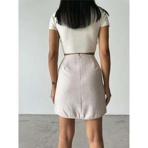 กระโปรงสั้นสไตล์ลำลองหรูหราพร้อมเข็มขัดหนังแท้ ผ้าถักวิสโคสและขนแคชเมียร์ พิมพ์ลายหิน ดีไซน์สไตล์ธรรมชาติ - Product Image 2