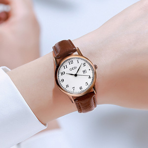 Reloj de cuarzo plateado para mujer, esfera blanca, fecha, números arábigos, correa de cuero negra, reloj de pulsera elegante - Product Image 1