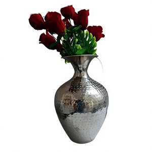 Jarrón Alto Decorativo de Metal con Acabado Plateado Martillado a Mano para Mesa y Suelo, Decoración del Hogar - Product Image 1