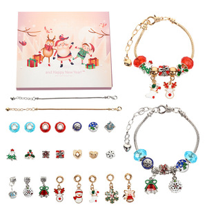 Kit de fabrication de bijoux de Noël DIY, bracelet perlé en alliage de 18 cm pour enfants, coffret cadeau de fêtes - Product Image 4
