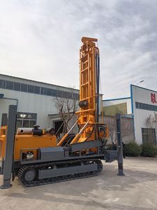 Foreuse hydraulique pour puits FY1000 |   Profondeur de 1000 m, moteur Cummins de 194 kW, capacité de levage de 36 tonnes |   Équipement de forage aquifère et géothermique - Product Image 3