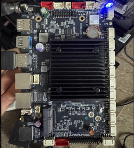 Rockchip บอร์ด RK3588 OCTA core 8K เอาท์พุต6.0topsai 8G ลินุกซ์ Rk3588เมนบอร์ดสำหรับป้ายดิจิตอล/aiot/ทางการแพทย์/อุตสาหกรรม - Product Image 1