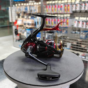 Édition limitée 24 BB-X TECHNIUM FIRE BLOOD Rock Fishing Lever Drag Reel - Réglage de la canne ultra-fluide, idéal pour la pêche en eau salée - Product Image 4