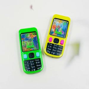 Juguete dispensador de agua robótico en miniatura, mini consola de juegos retro de dibujos animados con juego de lanzamiento de anillos, regalo para actividades de jardín de infantes. - Product Image 4