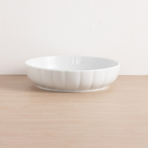 Service de table en porcelaine blanche festonnée 20 pièces avec bord doré personnalisé et motif sur mesure – Vaisselle complète en gros - Product Image 3