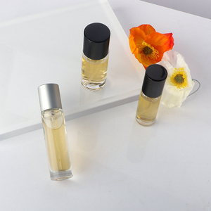 Botella de Perfume de vidrio de tamaño pequeño 10ml 15ml 20ml Contenedor de Perfume transparente redondo con tapas negras y plateadas Bomba rociadora de niebla - Product Image 2