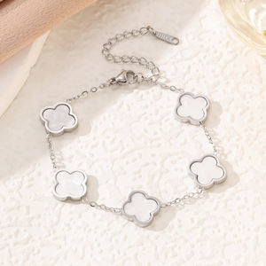 <span class=keywords><strong>Bracciale</strong></span> a catena con quadrifoglio portafortuna in acciaio al titanio placcato <span class=keywords><strong>oro</strong></span> 18k con <span class=keywords><strong>madreperla</strong></span>, anallergico <span class=keywords><strong>e</strong></span> resistente all'ossidazione, da donna - Product Image 4