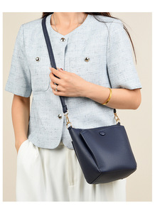 Nuevos Bolsos de Mano de Lujo para Mujer, Bolsos de Hombro de Cuero PU de Diseñador, Bolso de Mano Grande de Moda para Dama, Bolso Tote Casual, Bolso Mensajero - Product Image 5