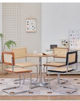 Fauteuil de salle à manger moderne en rotin PE, style Cesca, avec coussin en velours cognac et pieds en métal durable, pour salon ou espace ouvert