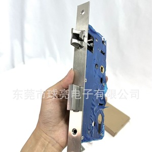 กุญแจล็อคอัจฉริยะ Qleung 6085 ตัวล็อคสแตนเลส พร้อมระบบสแกนลายนิ้วมือและรหัสผ่าน เพื่อความปลอดภัยของประตู - Product Image 5