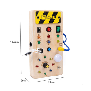 Tablero ocupado <span class=keywords><strong>de</strong></span> madera <span class=keywords><strong>de</strong></span> Navidad con 8 interruptores <span class=keywords><strong>de</strong></span> luz LED, juguetes sensoriales interruptor <span class=keywords><strong>de</strong></span> luz juguetes <span class=keywords><strong>de</strong></span> viaje para bebés y niños pequeños <span class=keywords><strong>de</strong></span> <span class=keywords><strong>1</strong></span> <span class=keywords><strong>año</strong></span> - Product Image 2